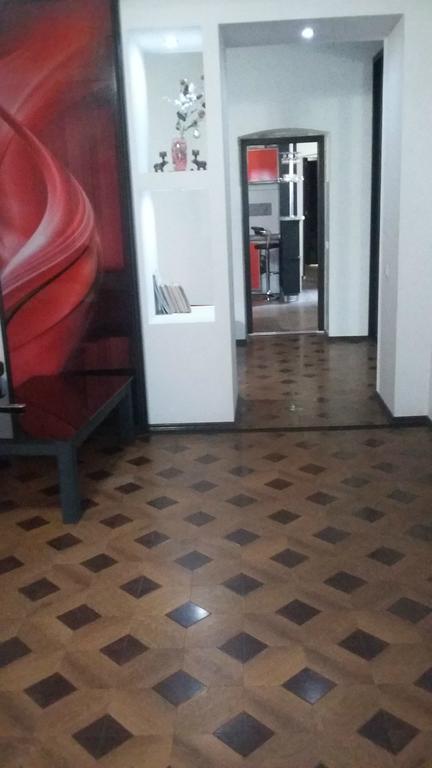 Апартаменти Біля Оперного І Форуму В Центрі リヴィウ エクステリア 写真